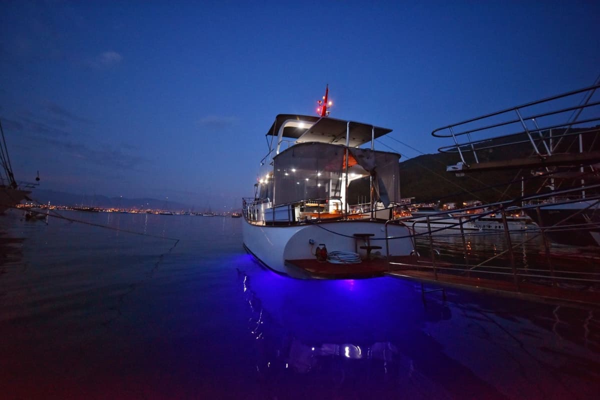 Göcek'de Klimalı Konforlu ve Uygun Fiyatlı Motoryat - 5