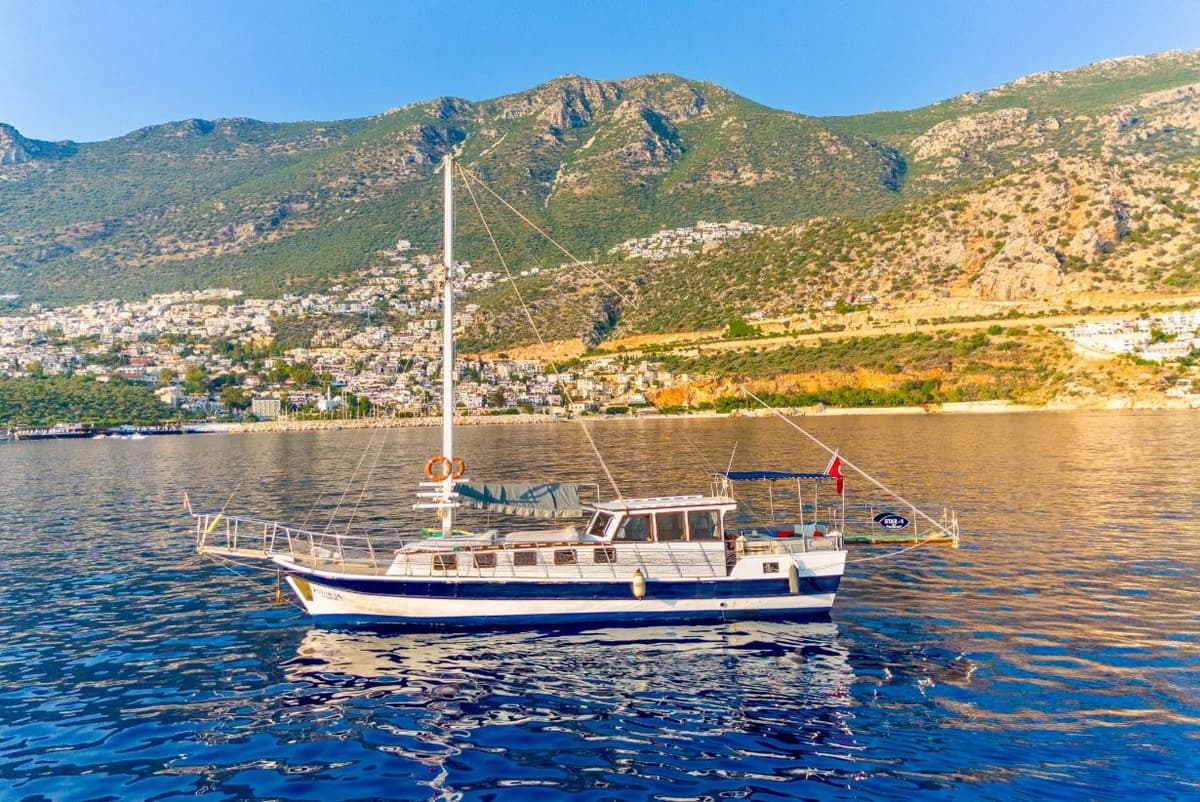 Kalkan'da 12 Kişilik Kiralık Gulet - 4